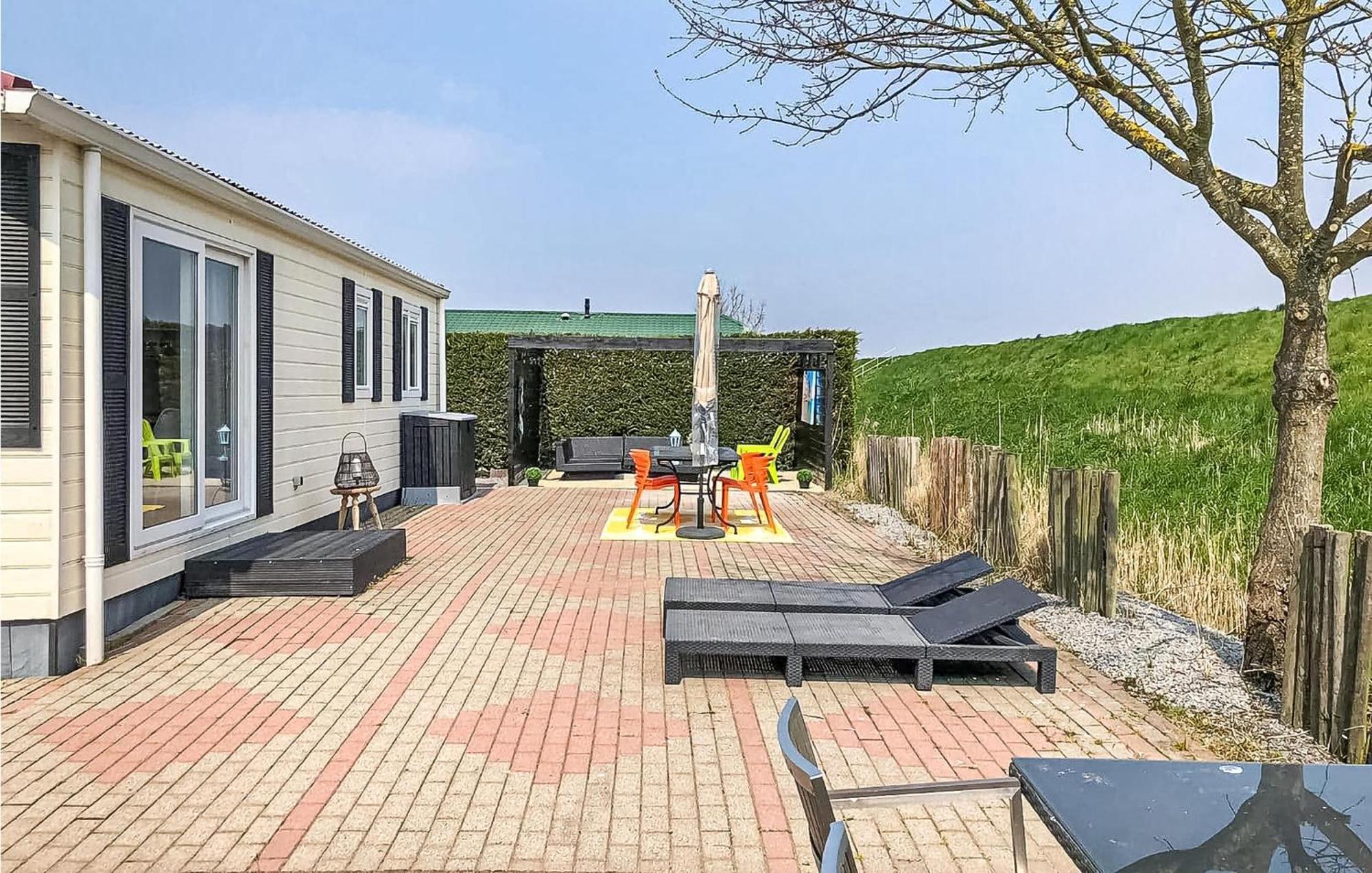 Beautiful Home In Sint-Annaland With Kitchen 외부 사진
